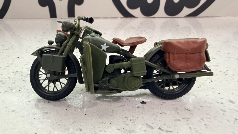 Maisto Harley Davidson 1942 WLA Flathead 1:18 Army Military Diecast Motorcycle